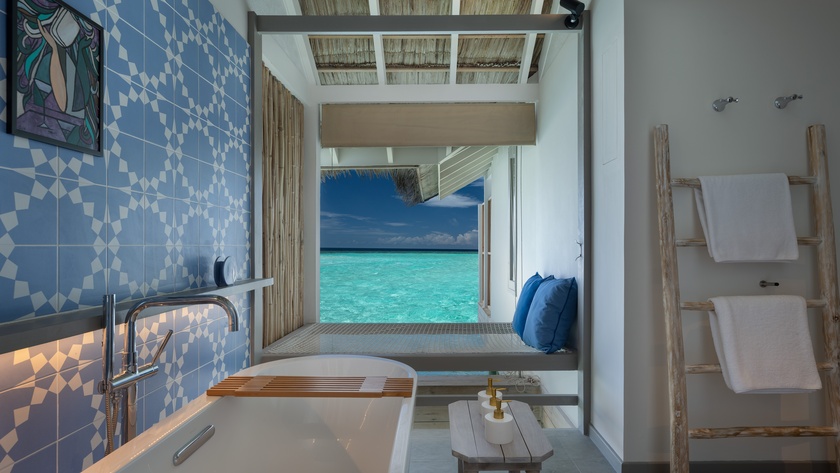 Lagoon Pool Villa Bathroom