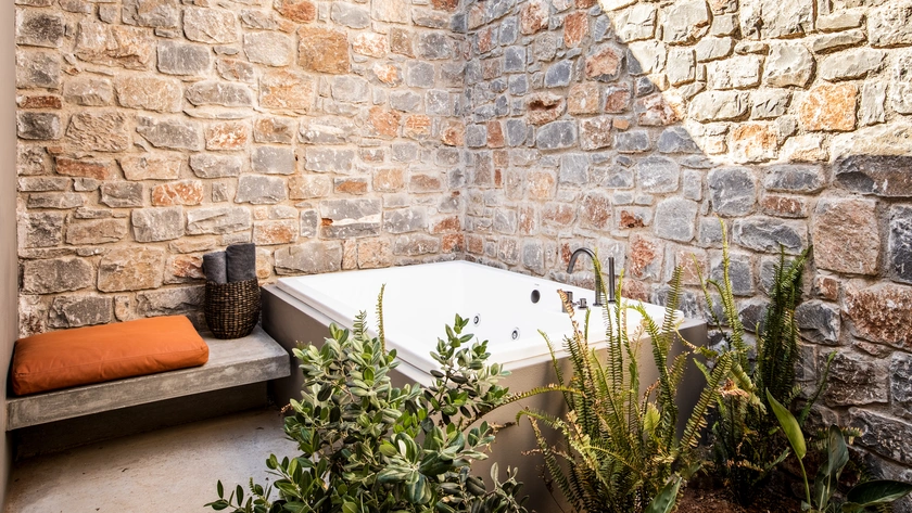 Core Open Plan Suite Outdoor Jacuzzi