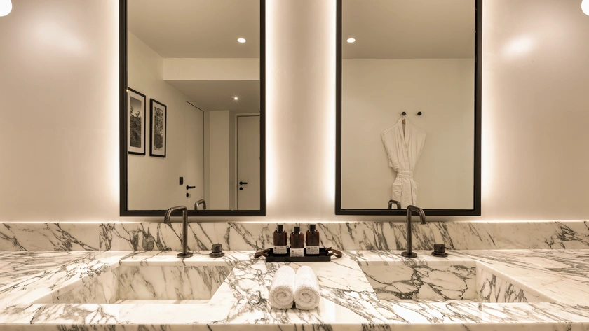 Senses Retreat Sea View with Zen Pool Bathroom