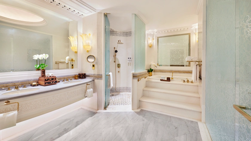 Panoramic Sea View Suite Bathroom