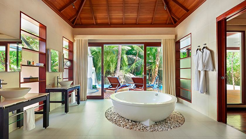 Deluxe Hillside Pool Villa Bathroom