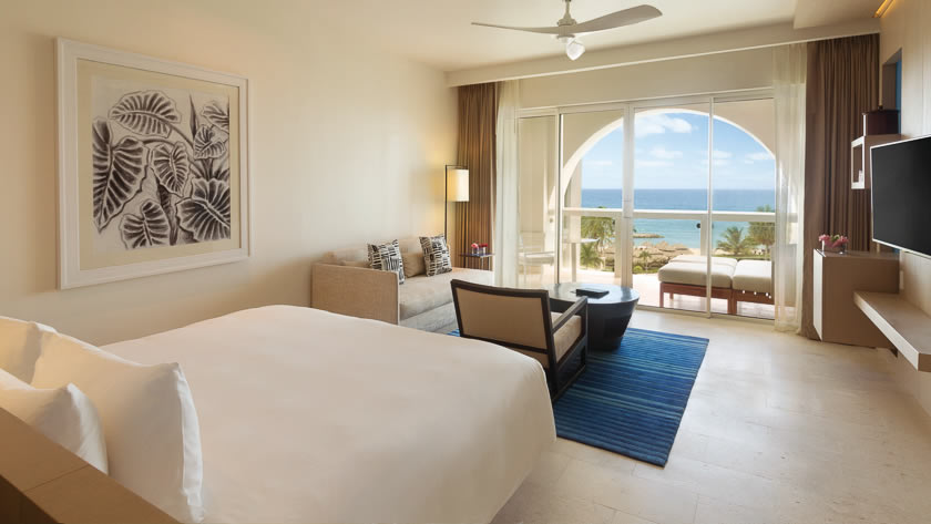 Junior Suite Ocean Front King