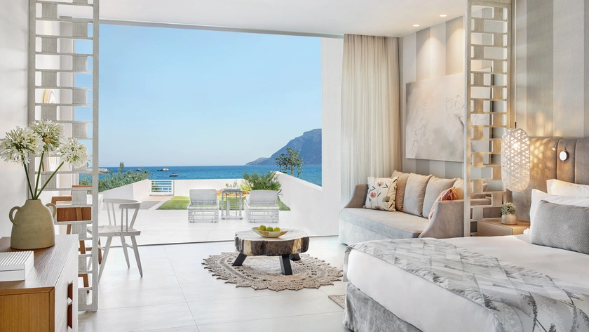 Deluxe Junior Suite Private Garden Sea View