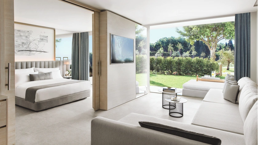 One Bedroom Suite Private Garden
