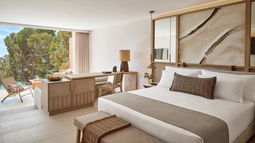 Deluxe Junior Suite Partial Sea View