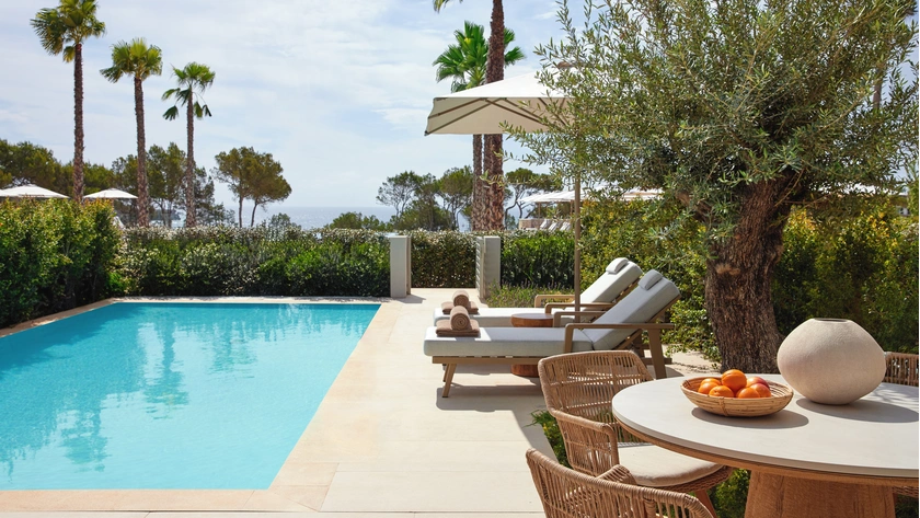 Deluxe One Bedroom Suite Private Pool Garden View Exterior