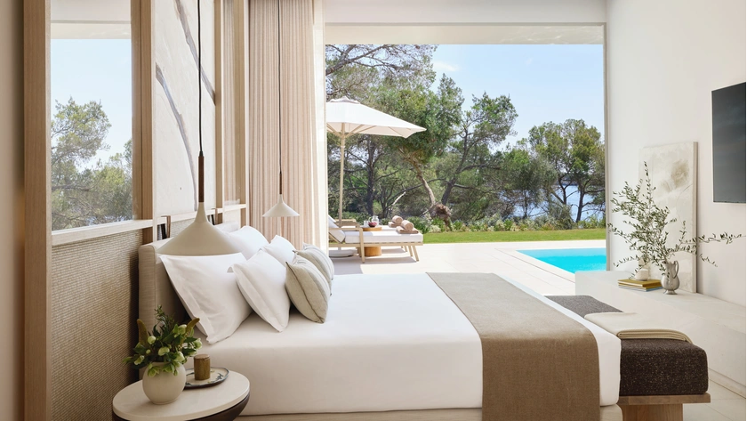 Deluxe Three Bedroom Residence Private Pool Front Coastal View