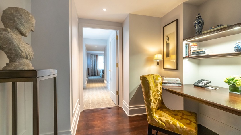 Park Suite Desk