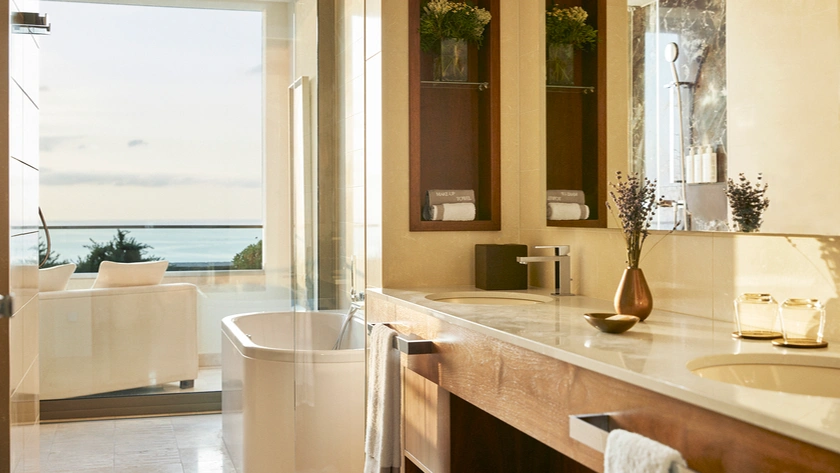 Deluxe Mediterranean Sea View Bathroom