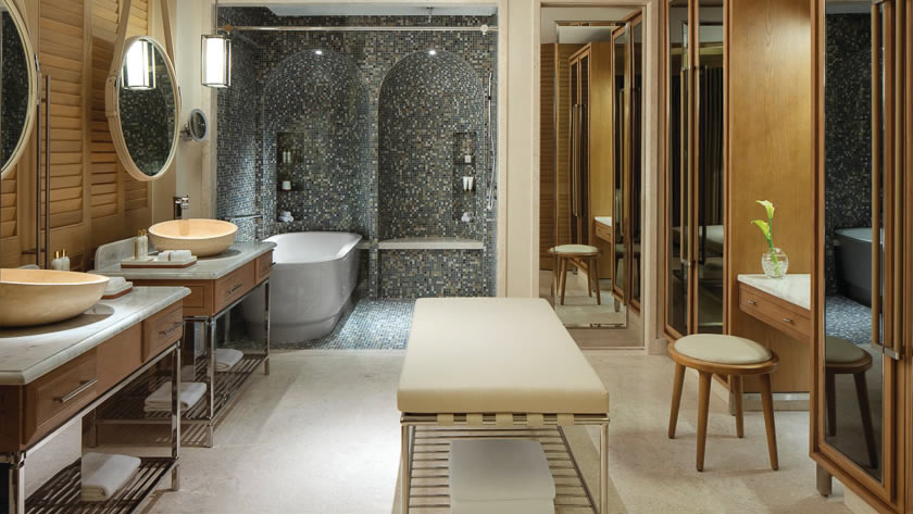 Ocean Deluxe Room Bathroom