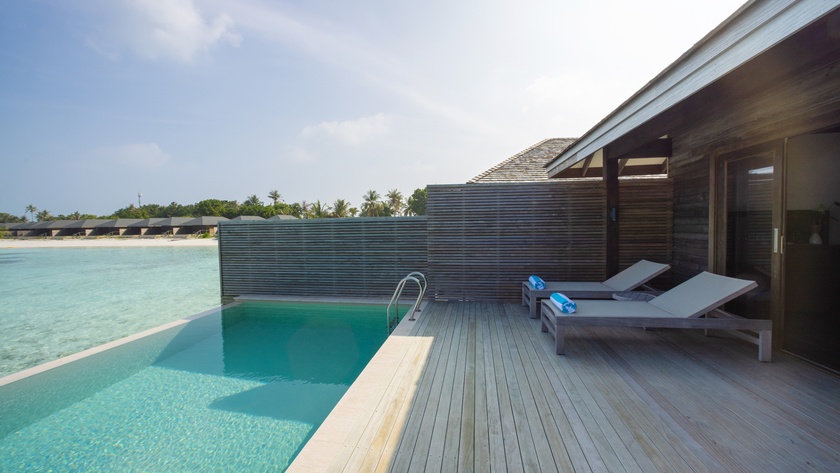 Mabin Water Villa Deck & Pool
