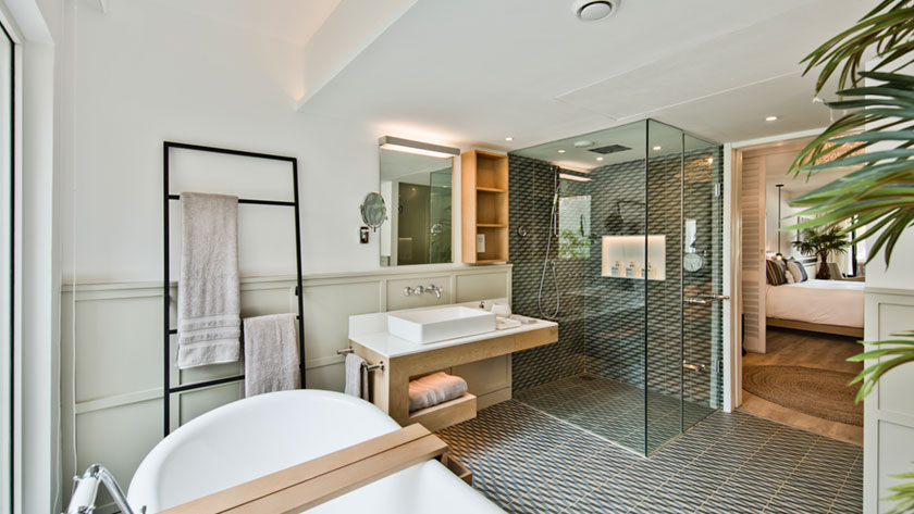Junior Suite Bathroom