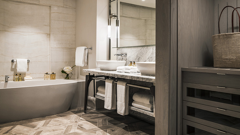 Beach Front Junior Suite Bathroom