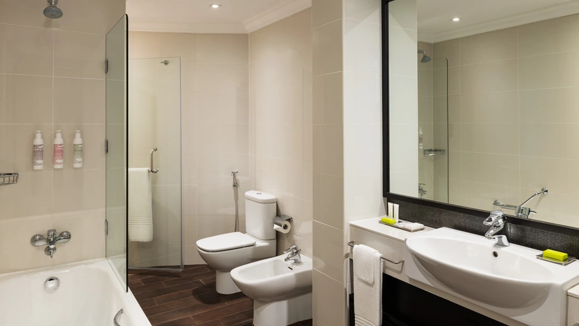 Club Superior Bathroom