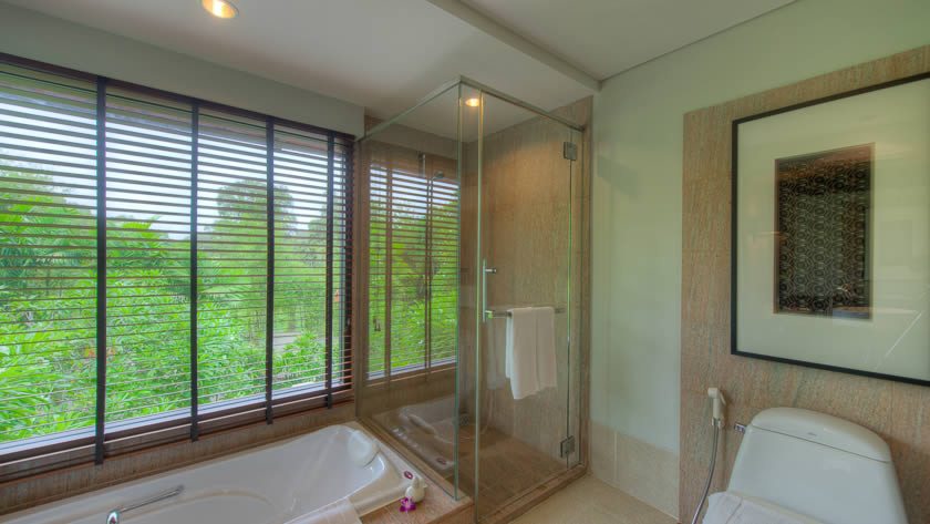 Garden Pavillion Bathroom
