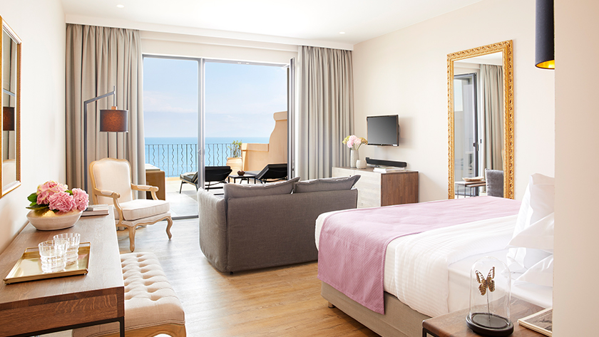 Deluxe Junior Suite Whirlpool
