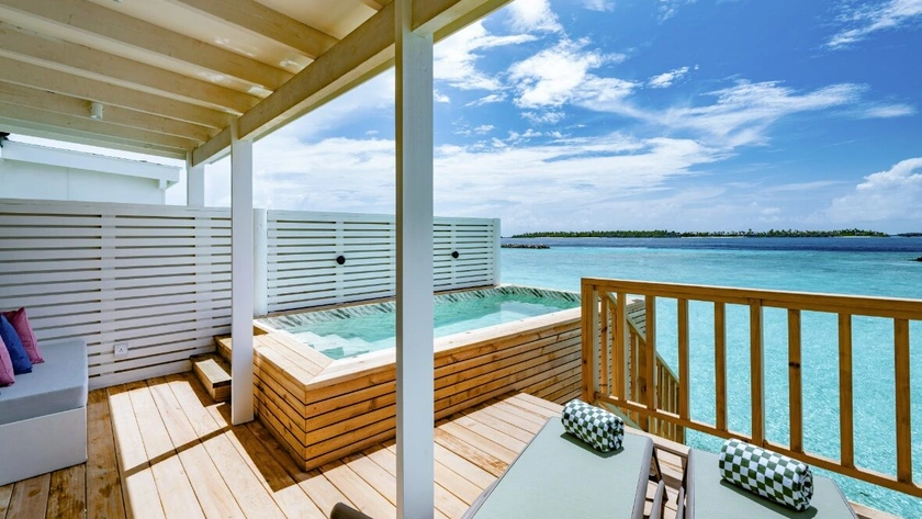 Lagoon Villa with Pool