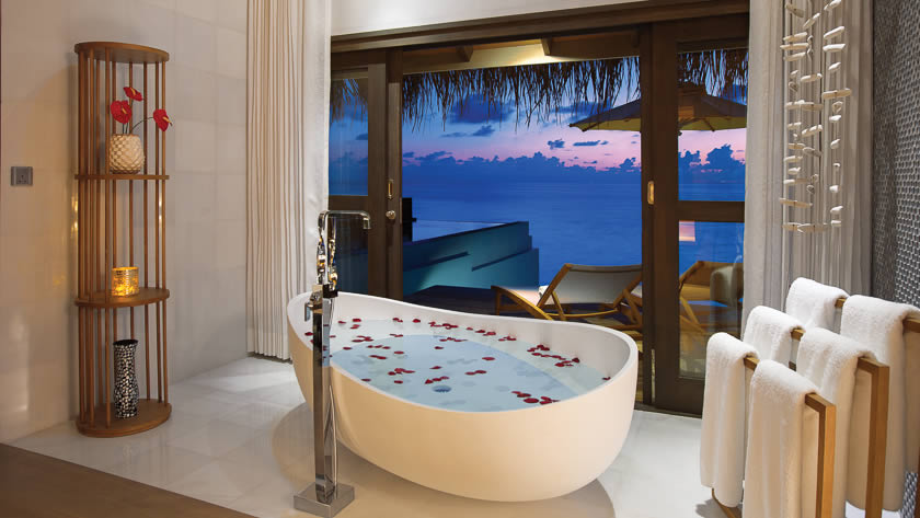 Wind Villa with Pool Bathroom