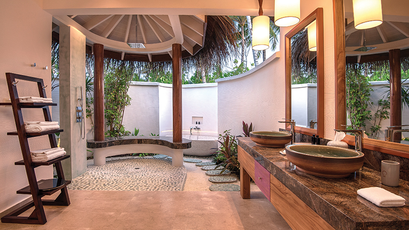 Beach Family Suite Main Bathroom