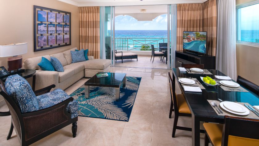 Luxury Concierge One Bedroom Oceanfront Suite