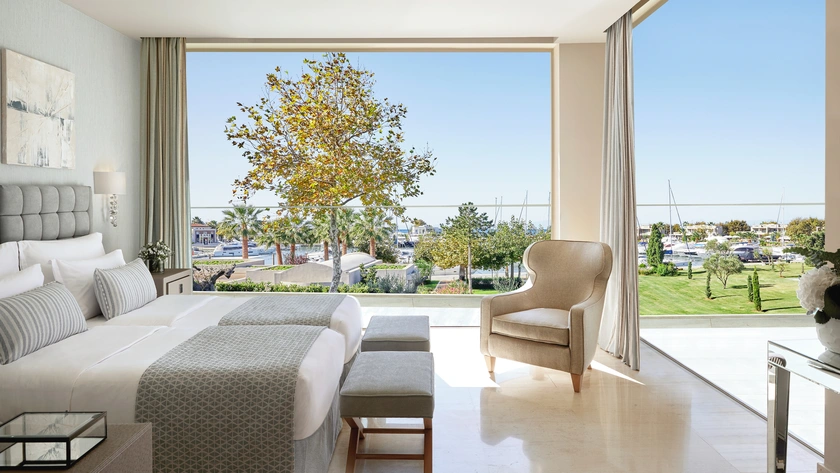 Deluxe One Bedroom Suite Grand Balcony - Pool View