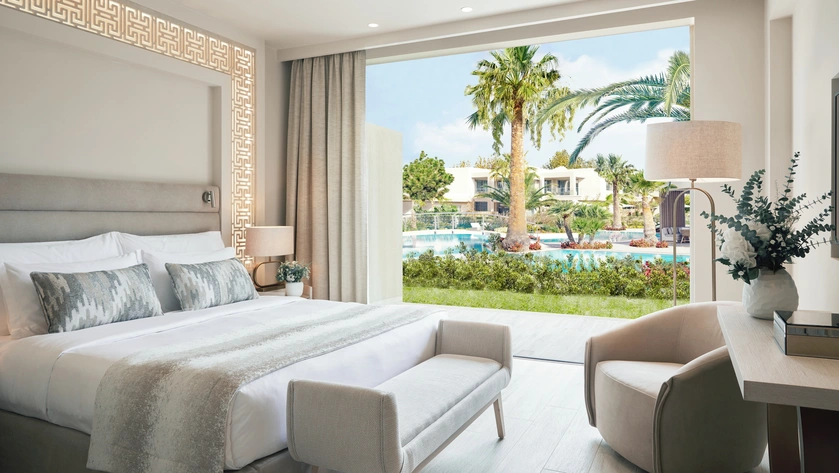 Family Suite Private Garden - Pool View