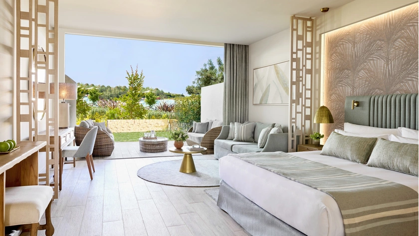 Junior Suite Private Garden - Pool View