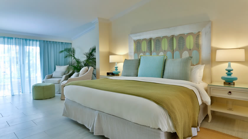 Signature Poolside Suite