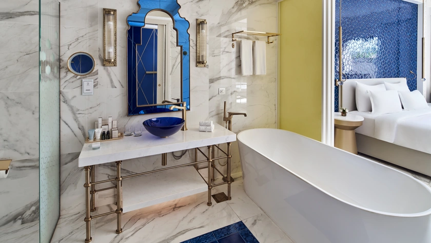 Deluxe Room Bathroom