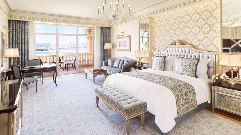Raffles Club Palm Room