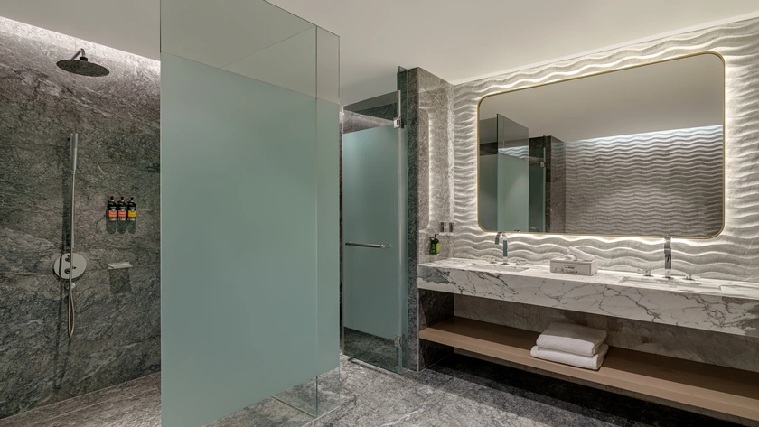 Junior Suite Bathroom