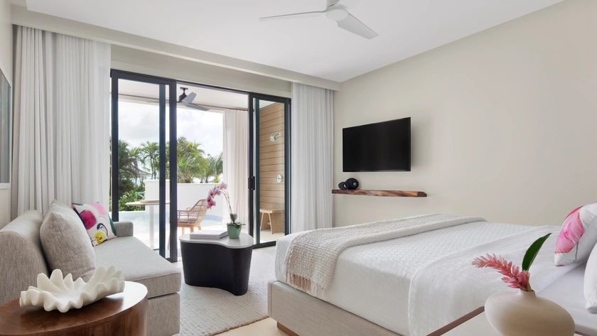Bamboo Grove Swim-Up Club Suite Bedroom