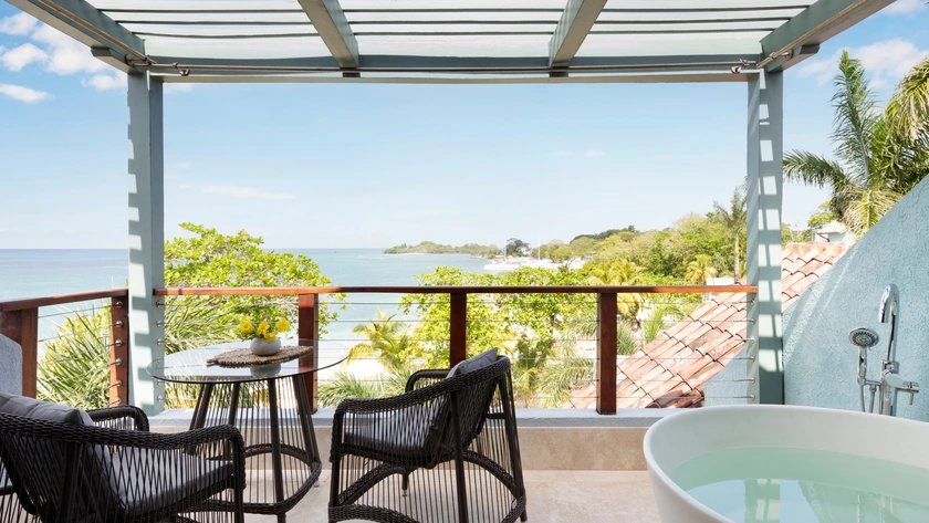 Longshore Beachfront Two-Story One Bedroom Butler Villa Suite q/ Tranquillity Soaking Tub Balcony