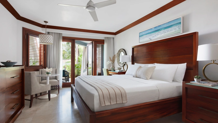 Longshore Beachfront Walkout Grande Luxe Club Level Room w/ Patio Tranquillity Soaking Tub Bedroom
