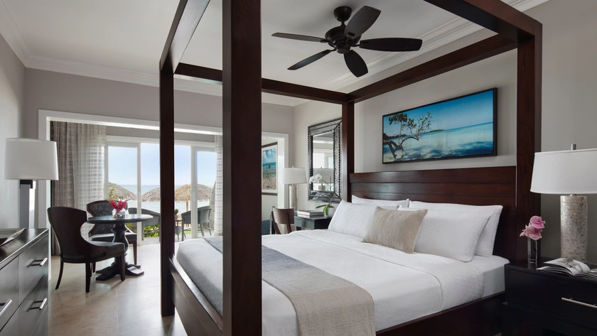 Paradise Beachfront Walkout Club Level Room