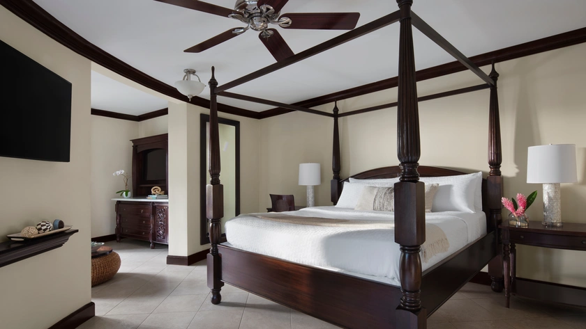Palm Grove Honeymoon One Bedroom Butler Suite w/ Private Pool Sanctuary