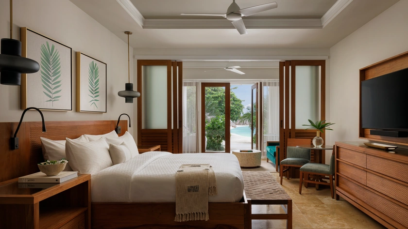 Beachfront Honeymoon One Bedroom Walkout Butler Suite w/ Patio Tranquillity Soaking Tub