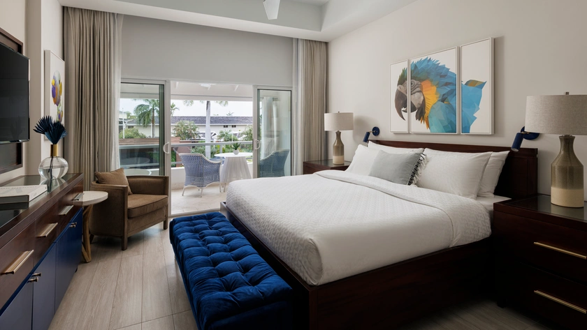 Caribbean Poolside Grande Luxe with Balcony Tranquillity Soaking Tubb