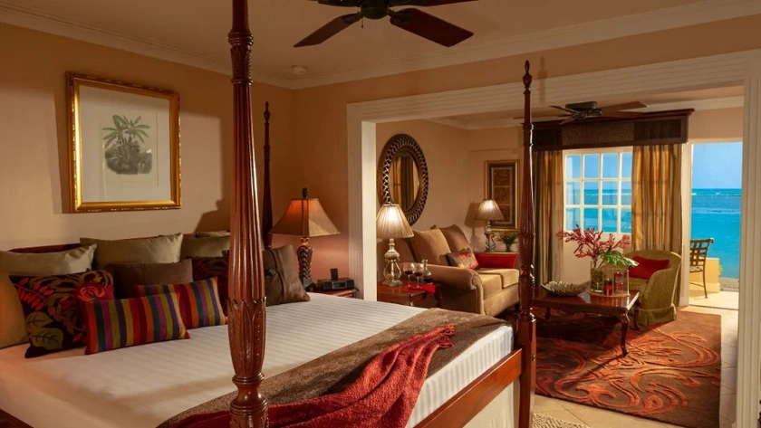 Royal Beachfront Honeymoon One Bedroom Butler Suite