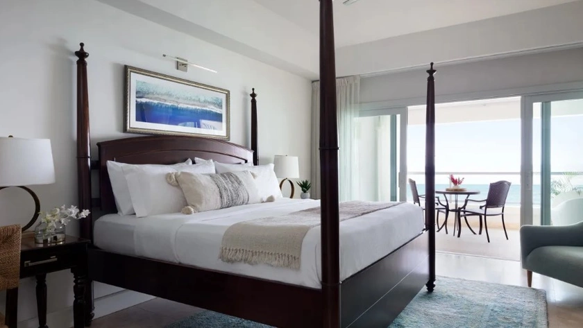 Windsor Beachfront Club Room w/ Balcony Tranquillity Soaking Tub