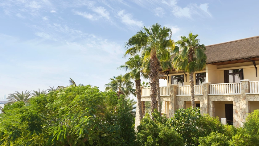 Signature Palm Suites Exterior