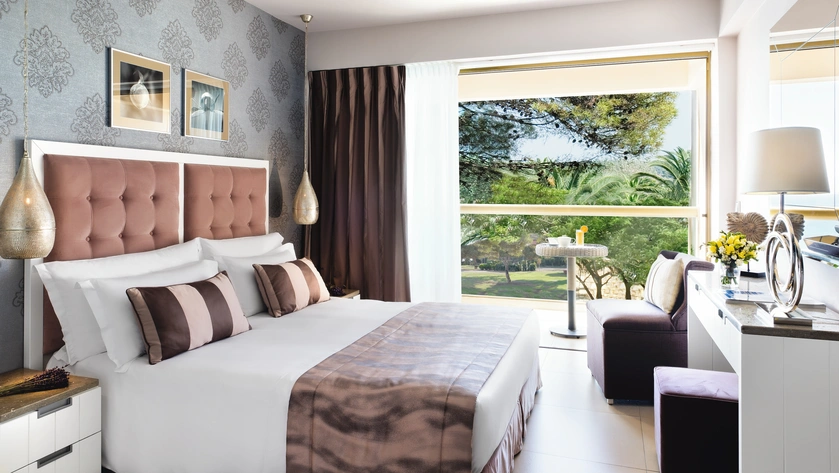 One Bedroom Family Suite Garden View
