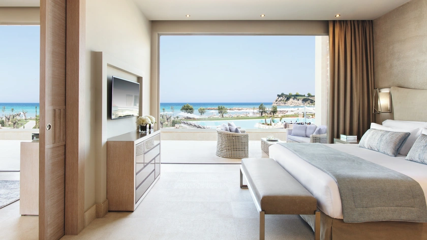 Deluxe One Bedroom Suite Grand Balcony Sea View
