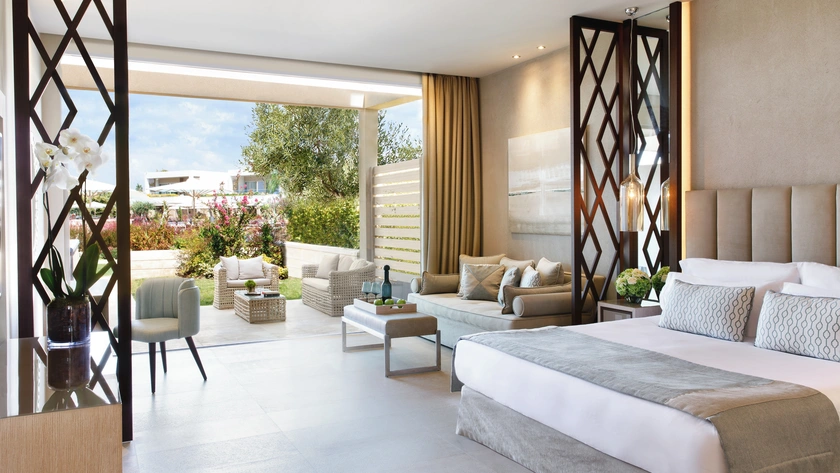 Junior Suite Private Garden Pool View