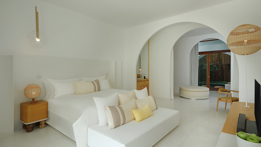 Oceanfront Garden Pool Suite Bedroom