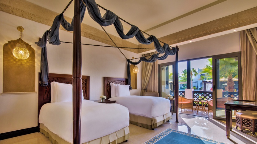 Deluxe Pool View Room