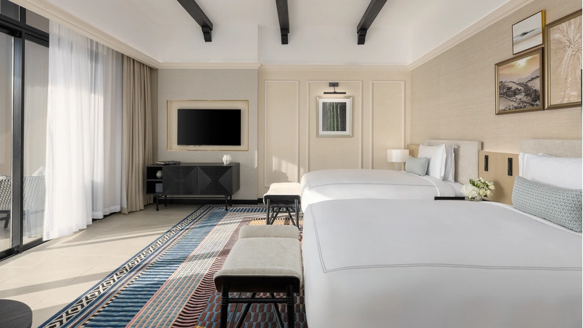 Luxury Queen Beachfront Room