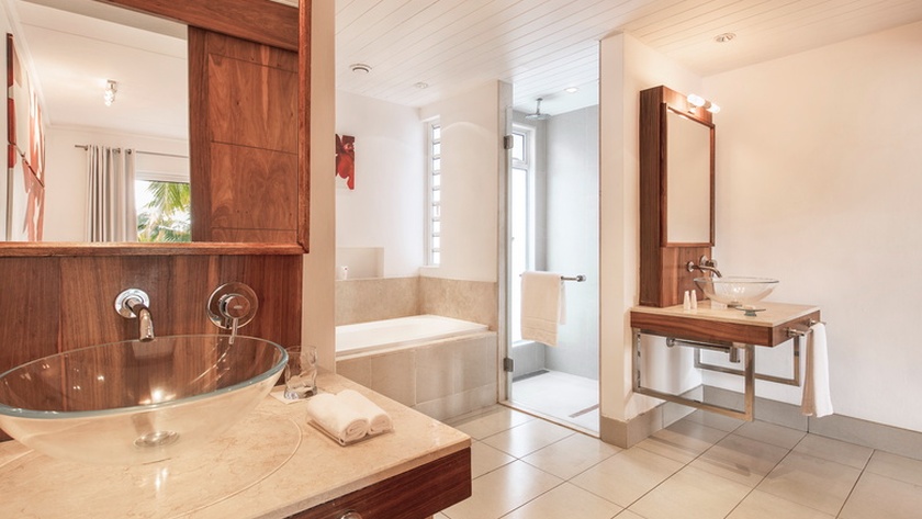 Tamassa Room Bathroom