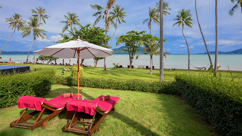Deluxe Beach Front Villa
