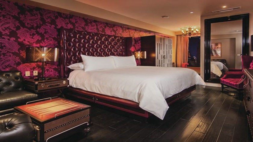 Luxury King Room